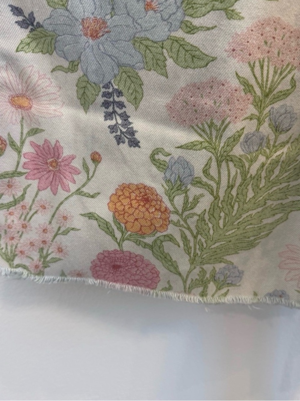 Wrangler Wander High Rise Flare Leg Jeans Floral Pastel Multicolor Sz 27 Western - Picture 3 of 3